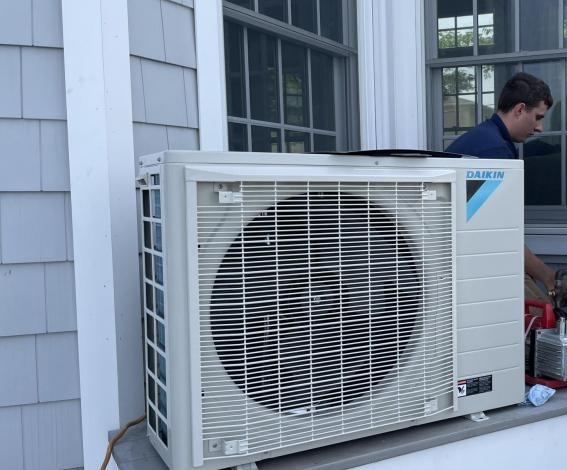 Dainkin Heat Pump Heating Repair offered by Dustin's Mechanical in and around New Egypt, New Jersey
